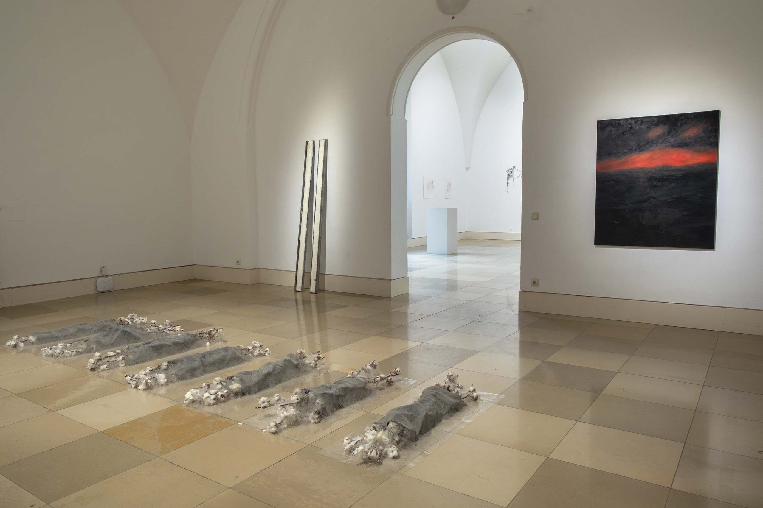 © v. & h.l.: Zihan Teng, h.r.: Leonard Senholdt, Ausstellungsansicht von 
