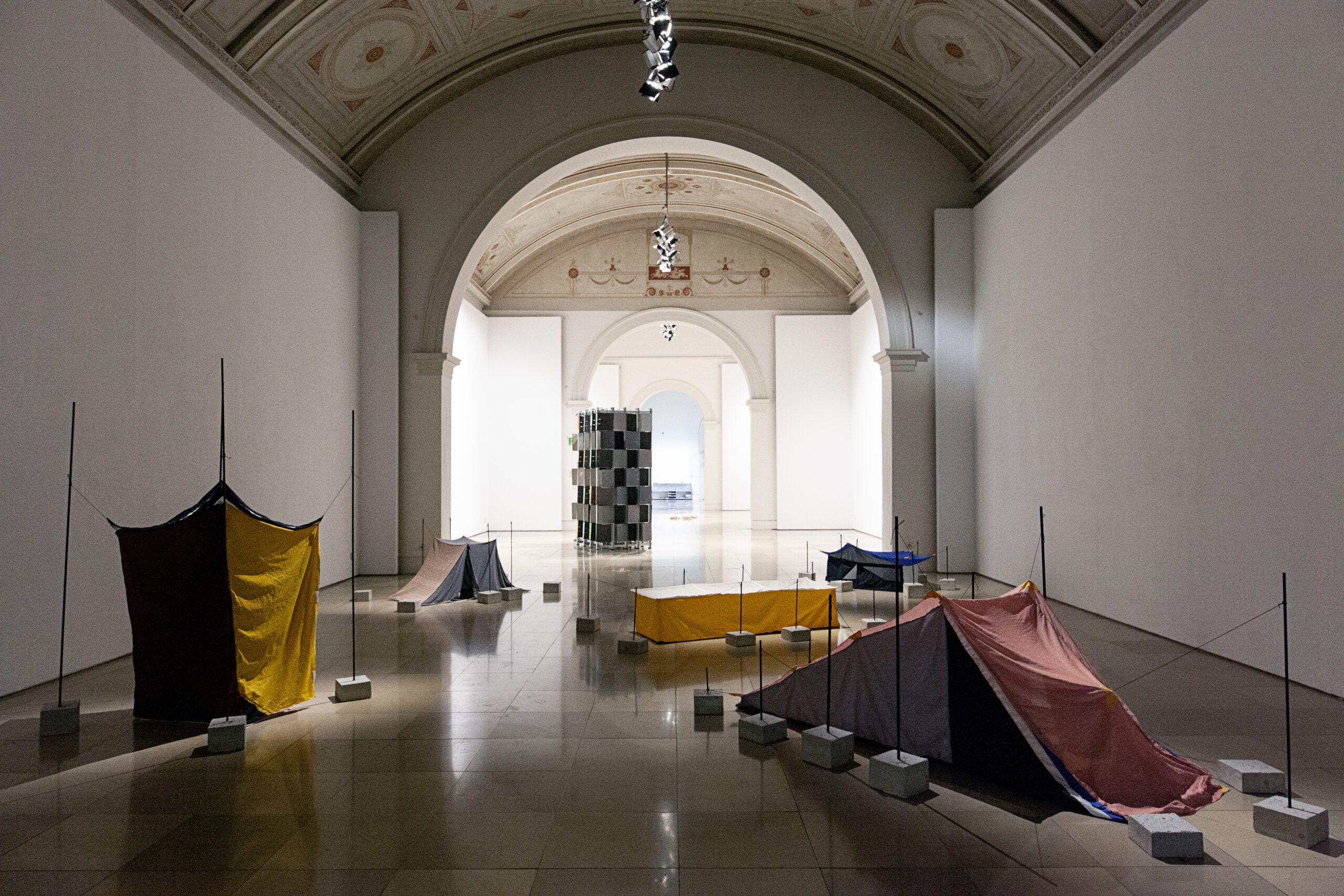 © Janina Totzauer, Ausstellungsansicht DEBUTANT*INNEN 2021, Foto: Verena Hägler