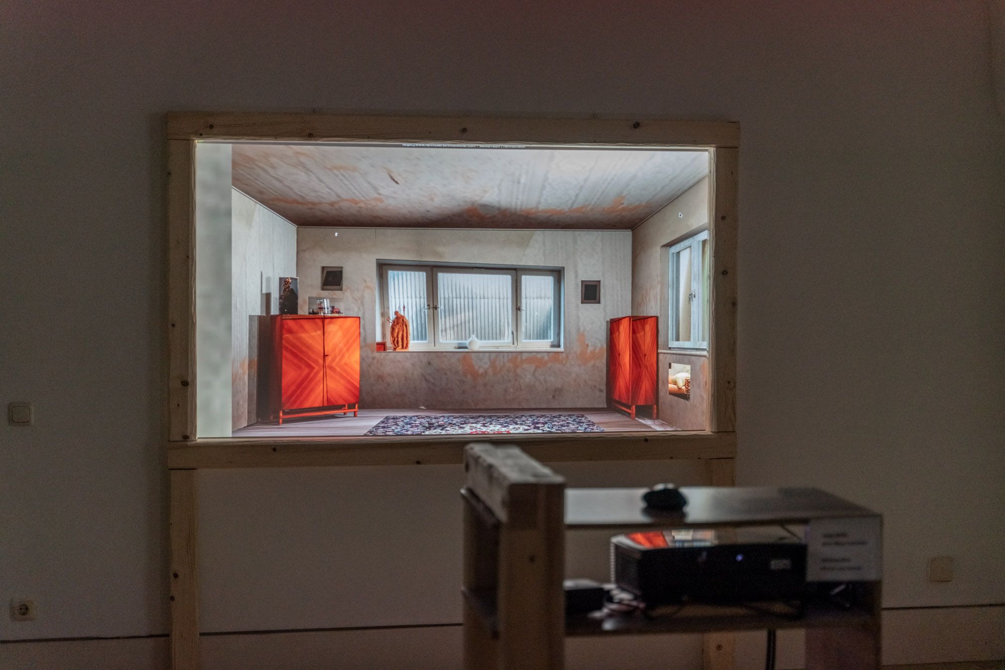 © Hennicker & Schmidt & Woller, Ausstellungsansicht VIDEODOX - 4. VIDEOKUNST-BIENNALE, Foto: Edward Beierle