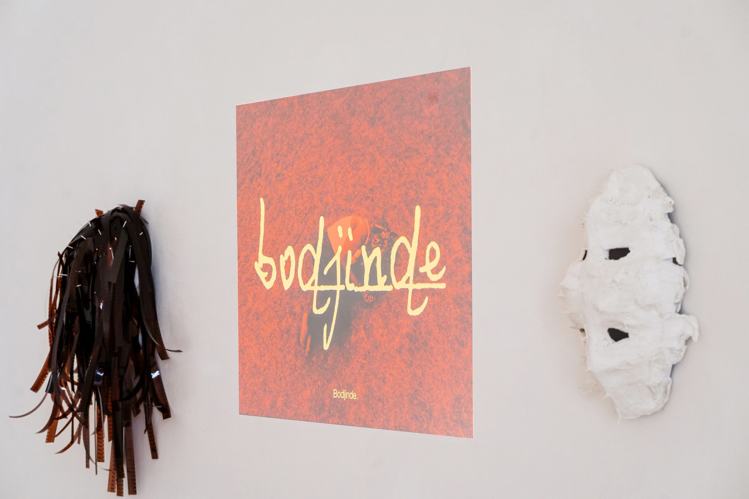 © Kwami Tendar, Ausstellungsansicht AFRO GERMAN ART, Foto: Magdalena Jooss